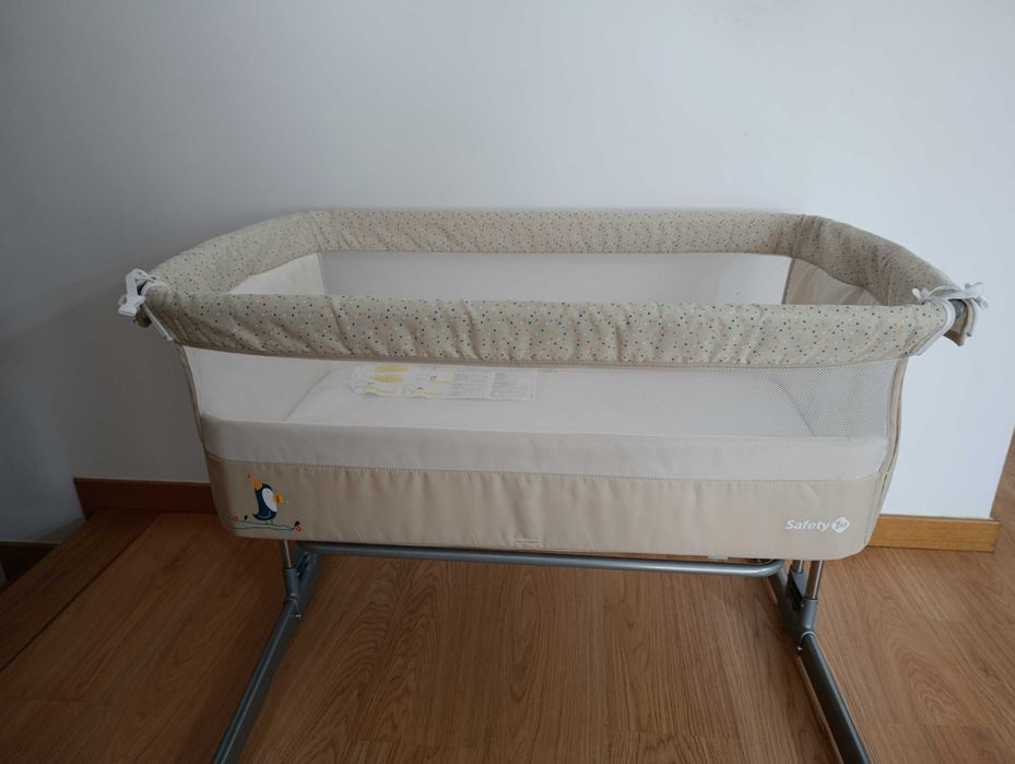 Cama/berço para bebé.