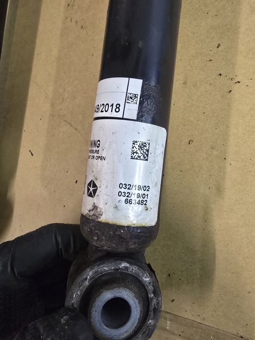 Amortyzatory Tylne - Chrysler Pacifica od 2017r