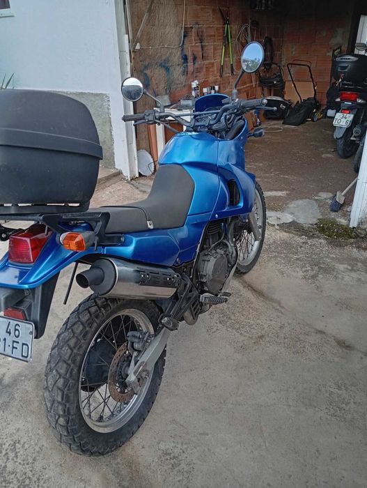 Kawasaki KLE500 de 1991 com 35000km