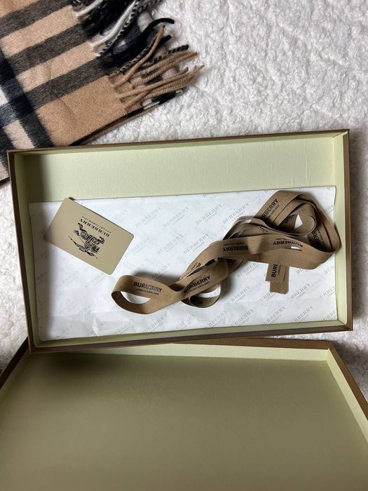 Szalik Burberry beżowy 100% kaszmir