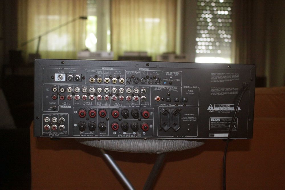 Amplificador TEAC - AG-D 9300
