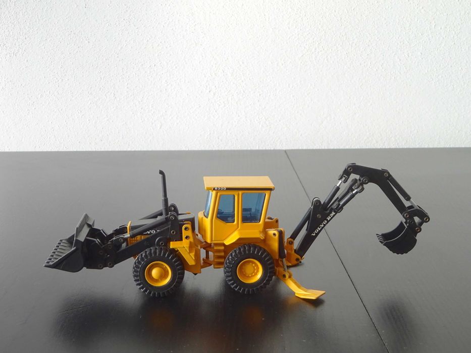 1:50 Joal Volvo BM 6300 Retroescavadora