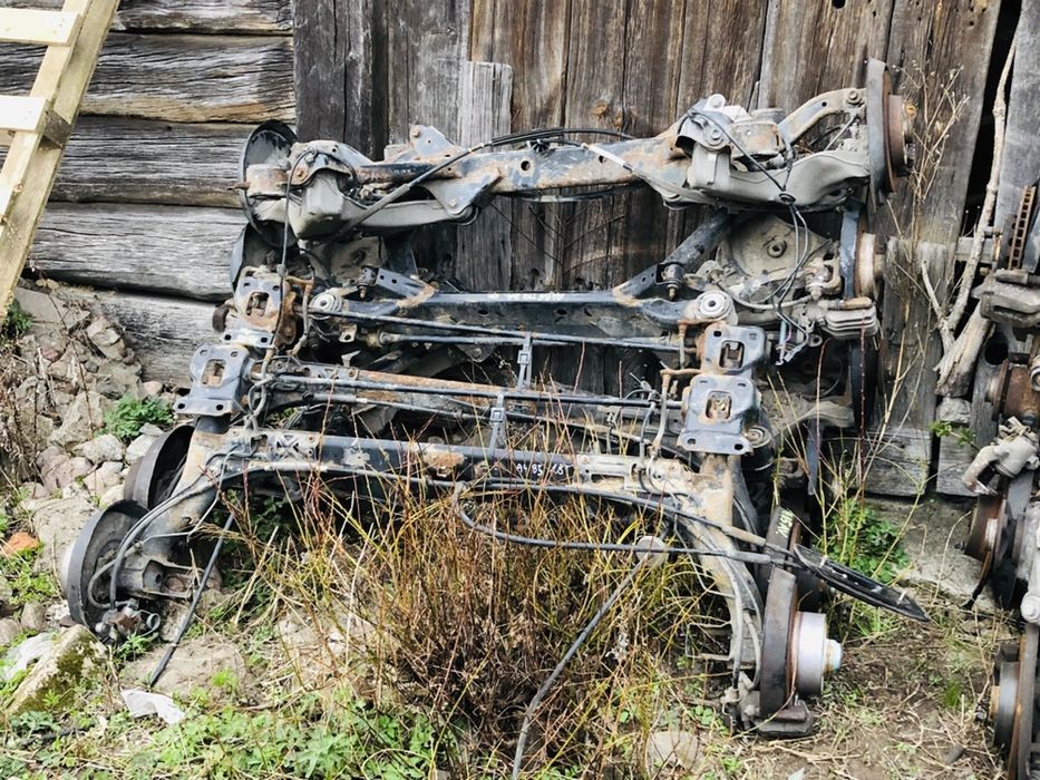 AUDI A4 B5 B6 B7 BELKA TYL zwykla lub quattro WAHACZ ZWROTNICA