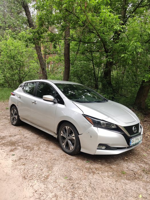Nissan Leaf 2021 року