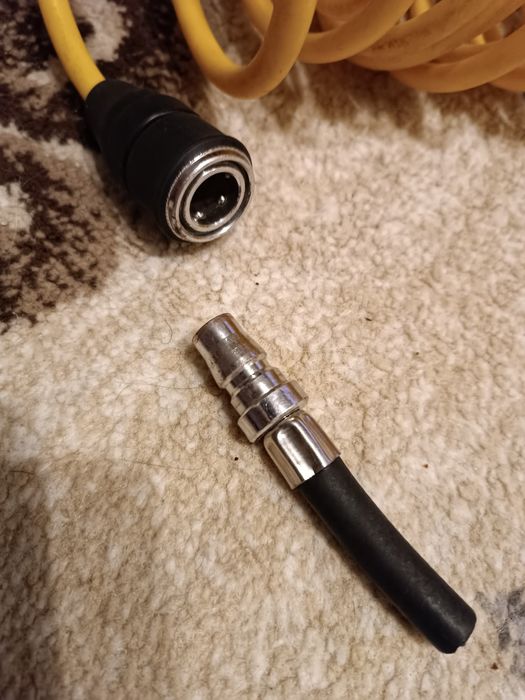 Шланг для подкачки шин.