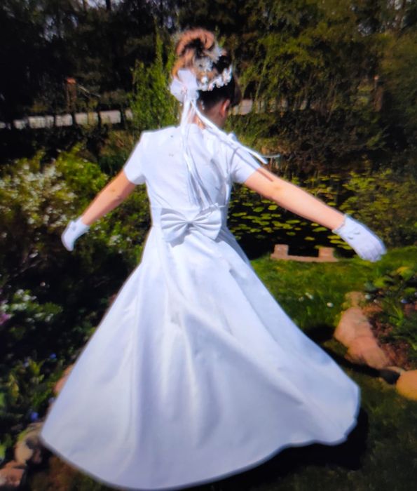 Sukienka komunijna z dodatkami