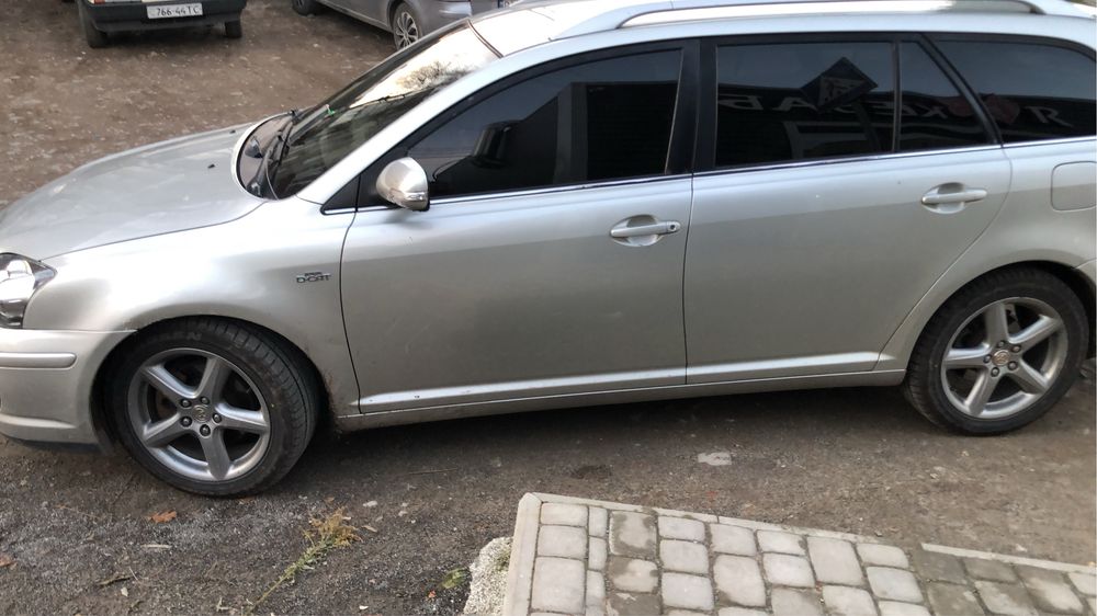 Тойота Авенсіс 2.2 дизель