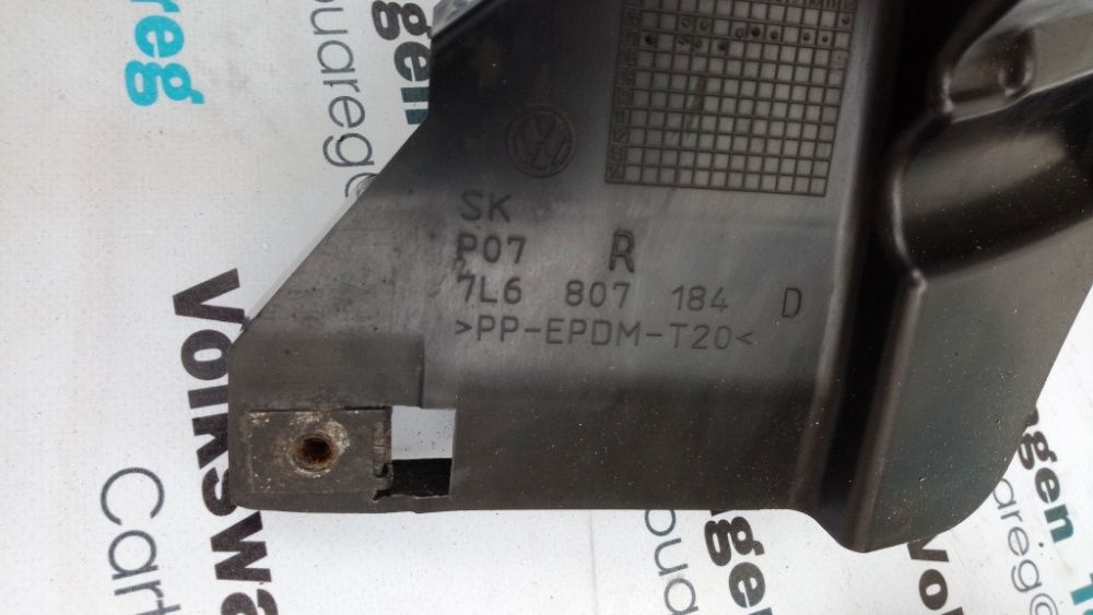 Направляющая переднего бампера Volkswagen Touareg кронштейн крепление