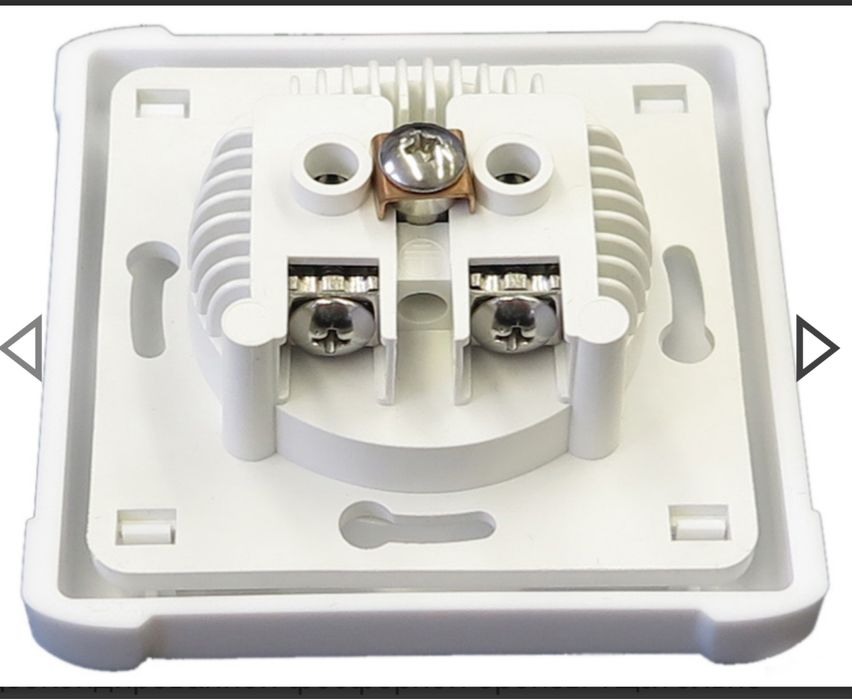 Розетка для hi-fi/hi-end систем Oyaide SWD-XXX-E