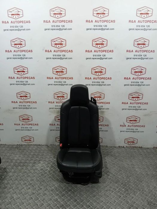 Conjunto de Bancos Mazda MX-5 NC em Pele Original