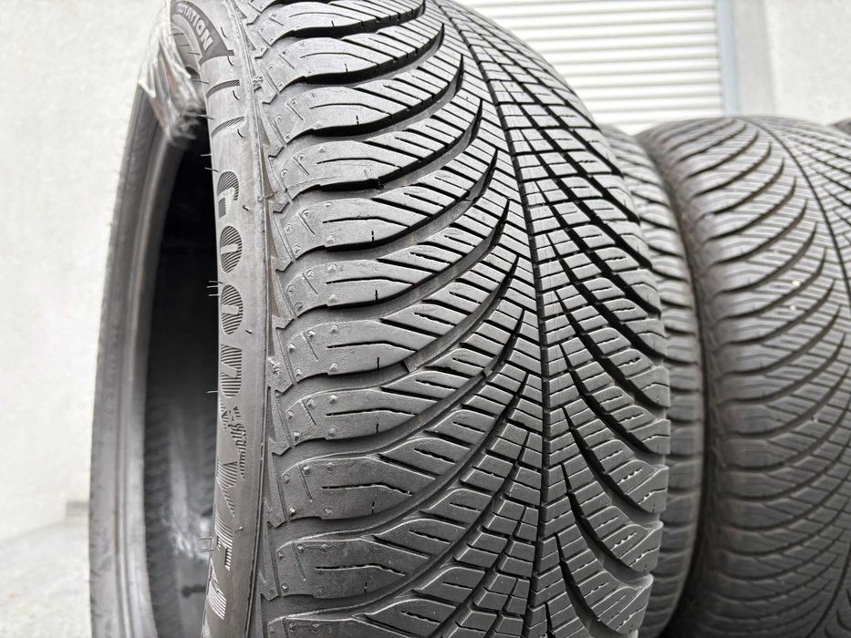 4szt całoroczne 215/55R17 GoodYear 7,8mm 2024-21r świetny stan! 4S85