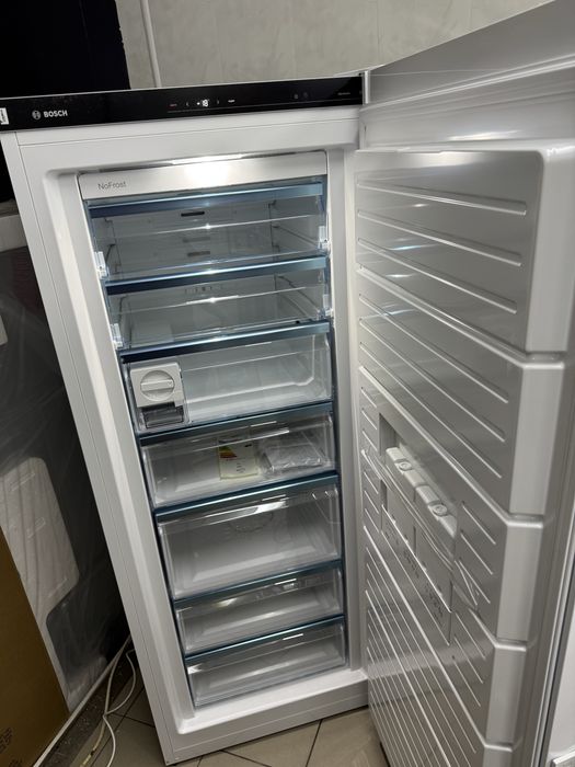 Морозильна камера Koenic nofrost