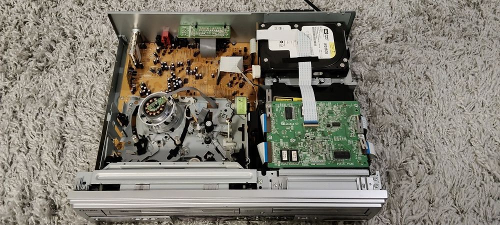 Magnetowid Nagrywarka VHS DVD HDD FUNAI HDR-A2635 Hi-Fi 6 głowic pilot
