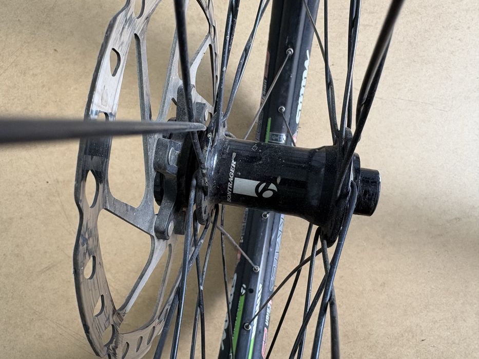 Вілсет 29" Bontrager на осях 142*12, 100*15 мм + ротори і резина.