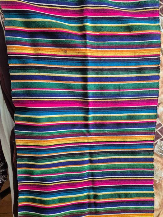 ludowe, kolorowe narzuty na fotele