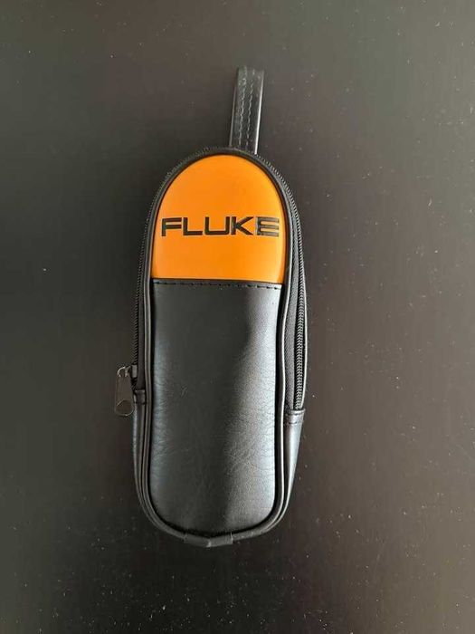Przyrządy pomiarowe Fluke 325 oferują możliwość pomiaru wartości skutecznej (True RMS).