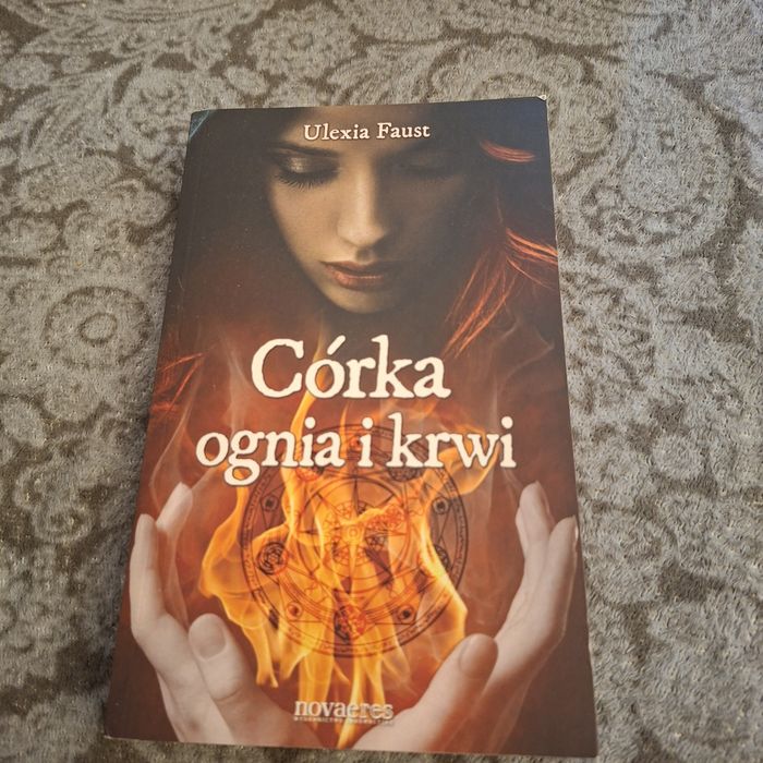 Córka ognia i krwi, Ulexia Faust