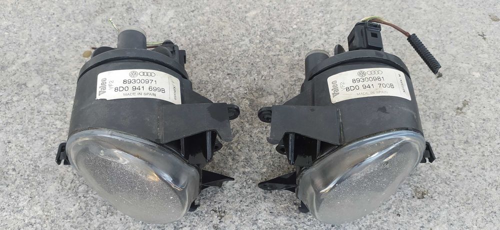 Farol de Nevoeiro Para-Choques Audi A4 B5 8D Facelift 1999 a 2001 Original