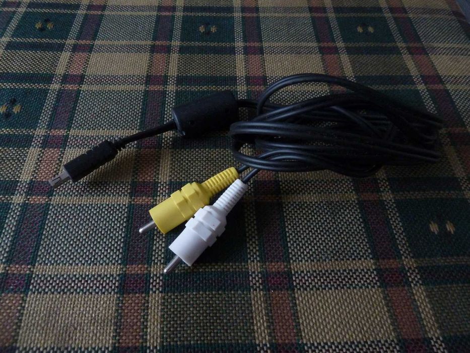 kabel - przejściówka wtyczka Canon na dwa wtyki RCA (chinch)