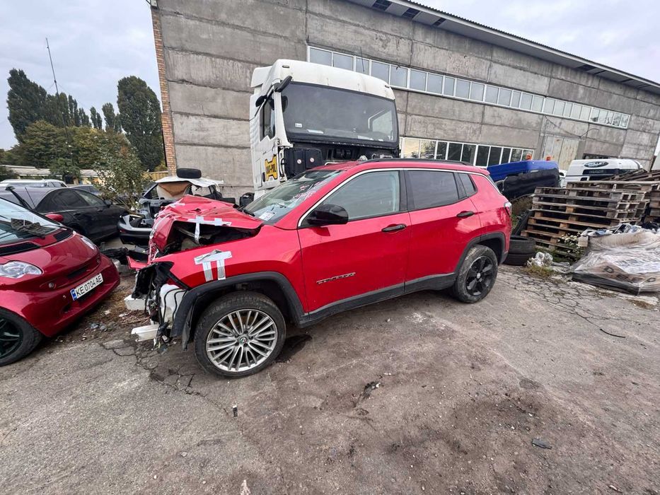 Крило переднє ліве jeep compass latitude 2018