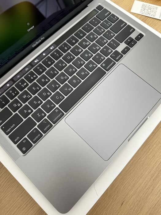 MacBook Pro 13″ M2, 8/256 GB, Space Gray, 2022 року