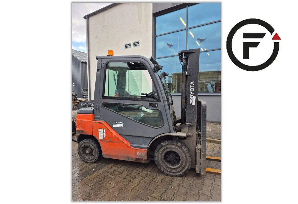 Toyota 02-8FGF25  Czołowy wózek widłowy LPG Toyota 02-8FGF25