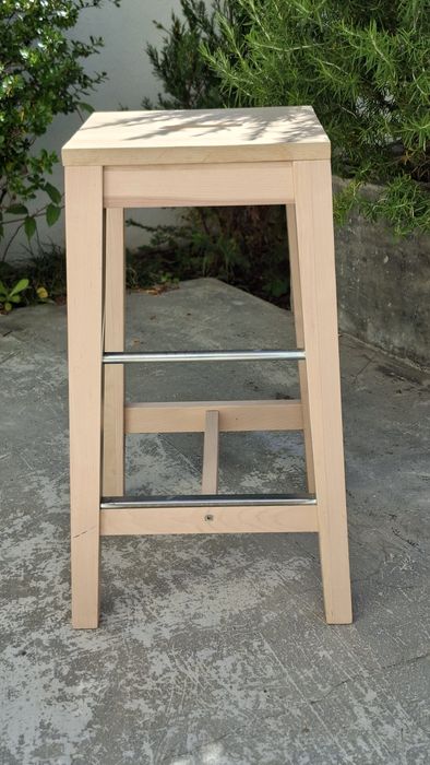 Mesa de cozinha em madeira