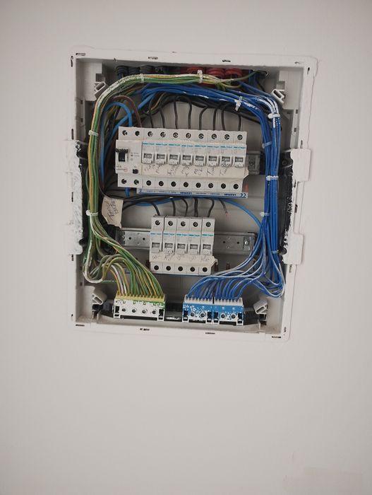 Temos eletricista geral