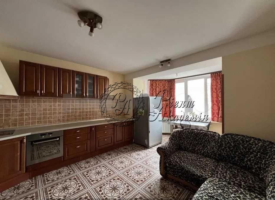 Продаж 2-кімн квартири на вул. Борщагівська, 206