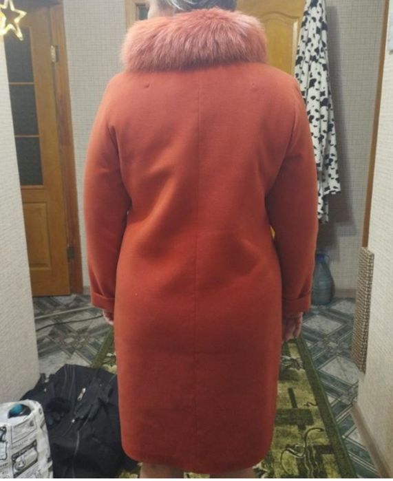 Пальто зимове ,дуже хорошої якості.