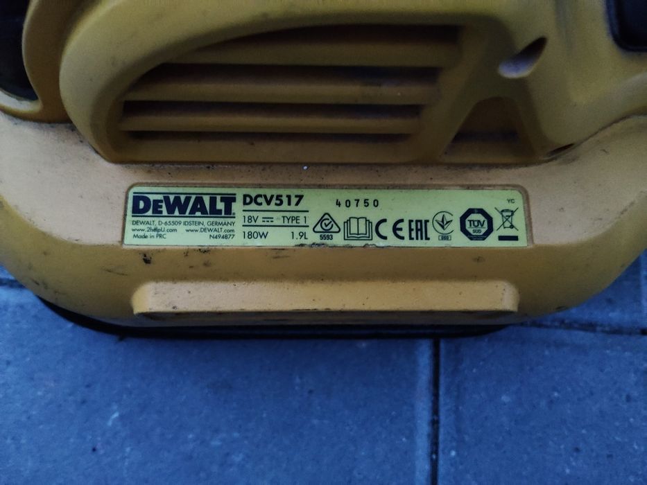 Odkurzacz DeWalt Dcv517