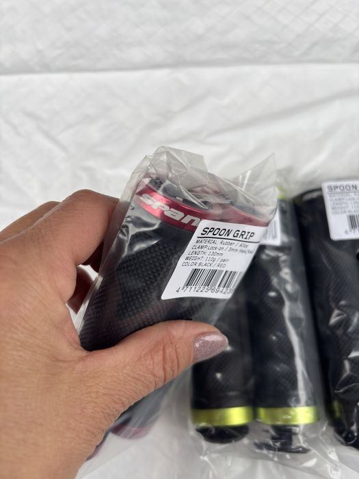 Nowe chwyty rowerowe skręcane Spank Spoon Lock-on Grip