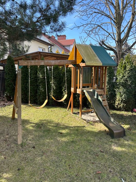 Używany dziecięcy plac zabaw do ponownej impregnacji