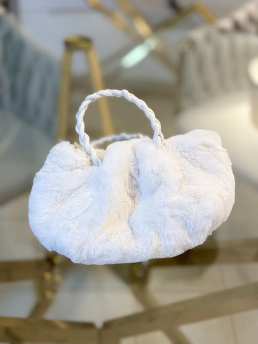 Malas de mão em junco e pele varias cores