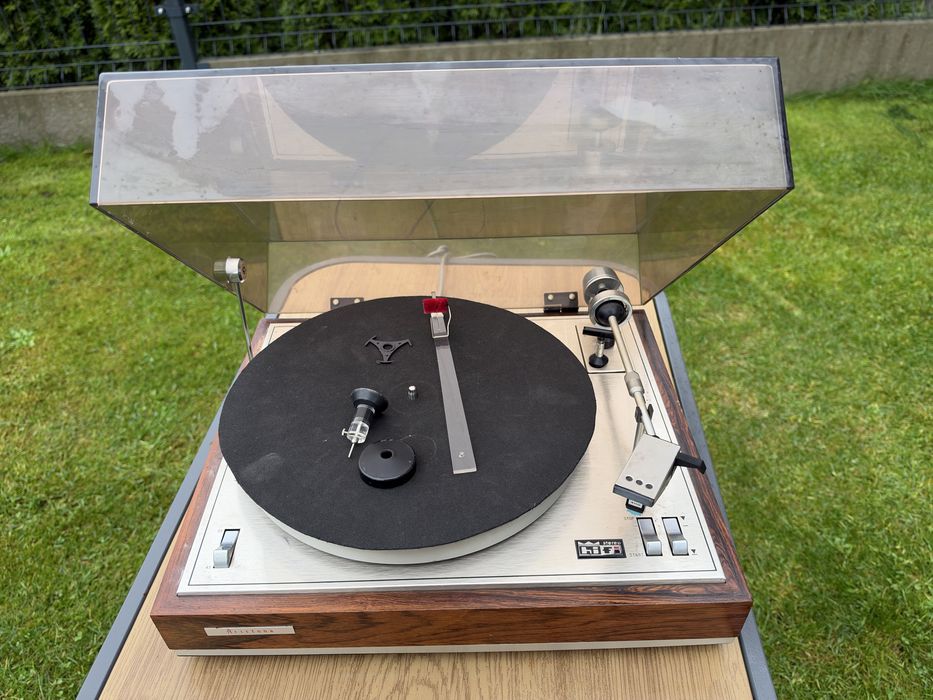 Gramofon Aristona