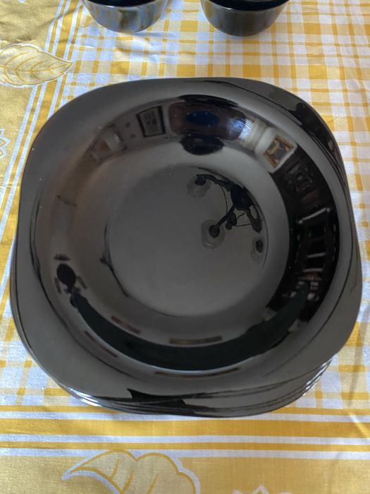 Conjunto (36unid) pratos e taças como novos, sem riscos, 36 unid