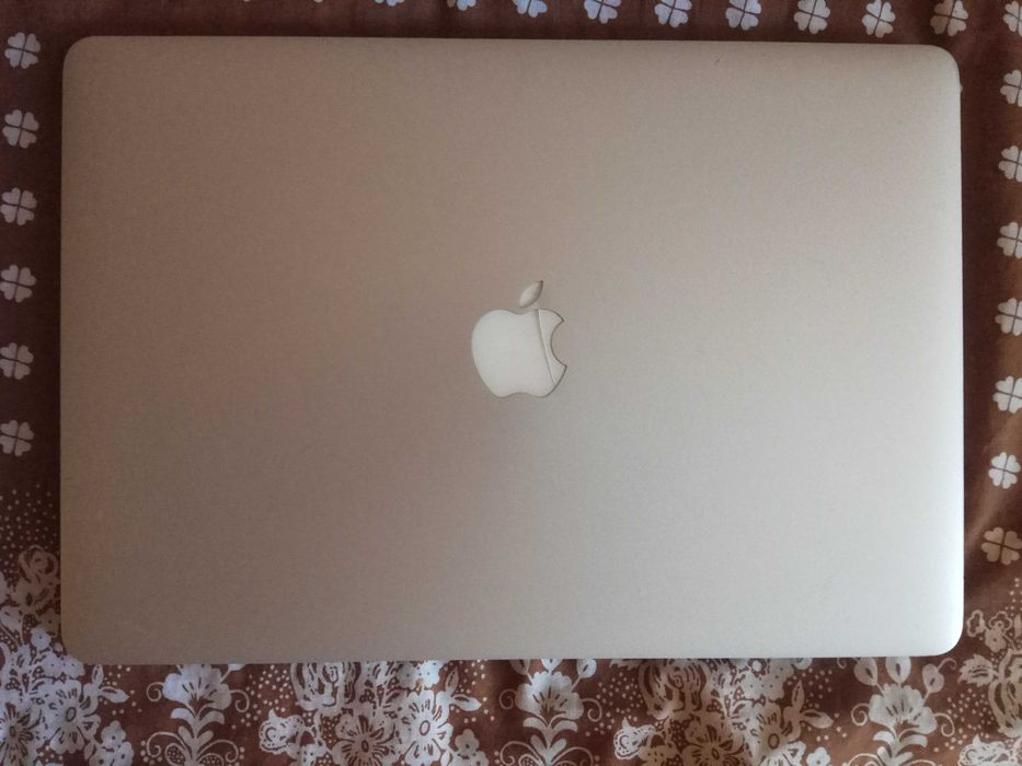 Macbook Pro 15'– Retina 4 ядра/Core i7/ 8Gb/ SSD 256Gb/2 години