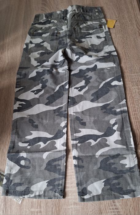 Spodnie moro z szerokimi nogawkami 140/146