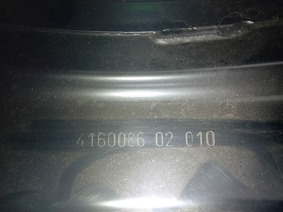 Jantes de ferro 16 polegadas, 5 furos, novas com tampões.Toyota AURIS