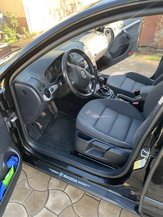 Продам Skoda Octavia 1,6 mpi