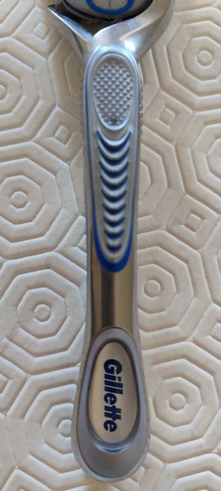 Gillette SkinGuard (compatível com várias lâminas)