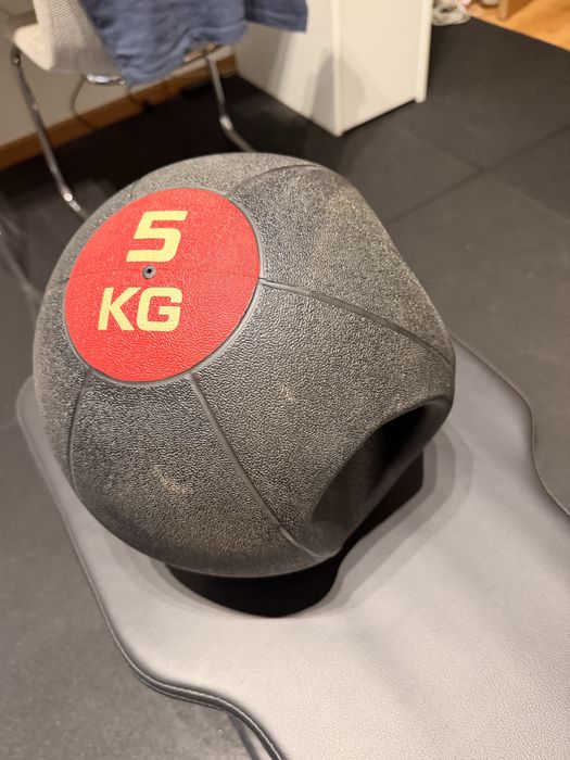 Bola Medicinal BOOMFIT com pega (5kg)