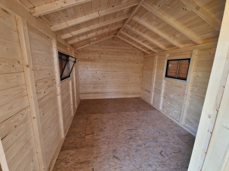 Domek Letniskowy z Pomieszczeniem i Tarasem 9x3m