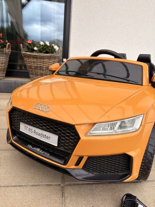 elektryczne autko dla dzieci Audi TT RS, model 370-079V70YL