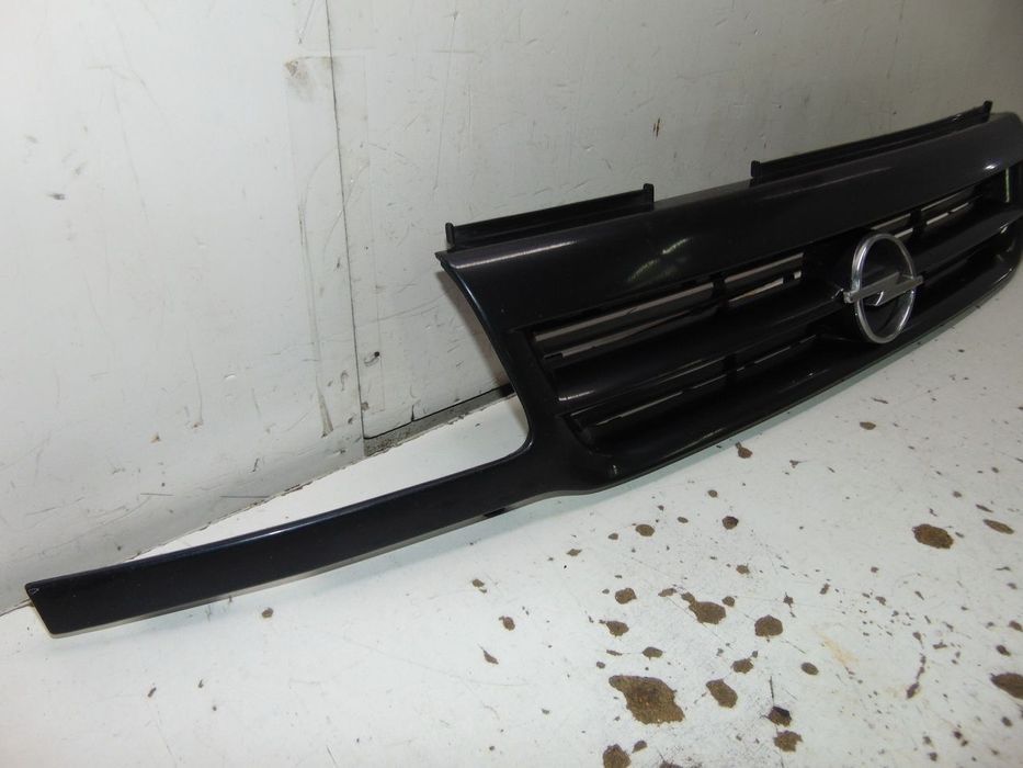 Opel Astra F grelha " nova de stock antigo