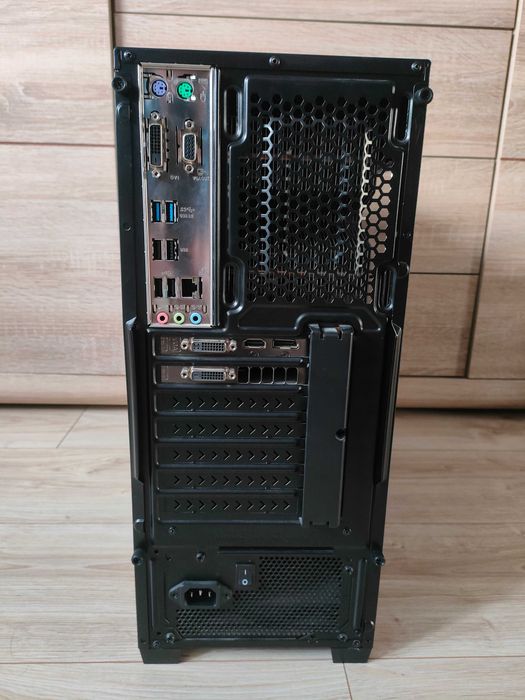 Komputer PC + 2 monitory iiyama | i5 / 16GB RAM / GTX 970 | Win 10 Pro