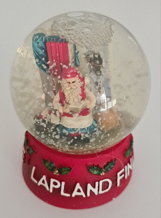Globo de neve. Lapónia. Novo