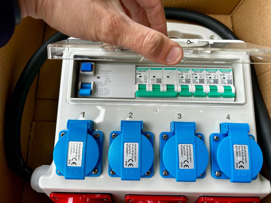 Three-Phase Distribution Board 32 A492638362435604482