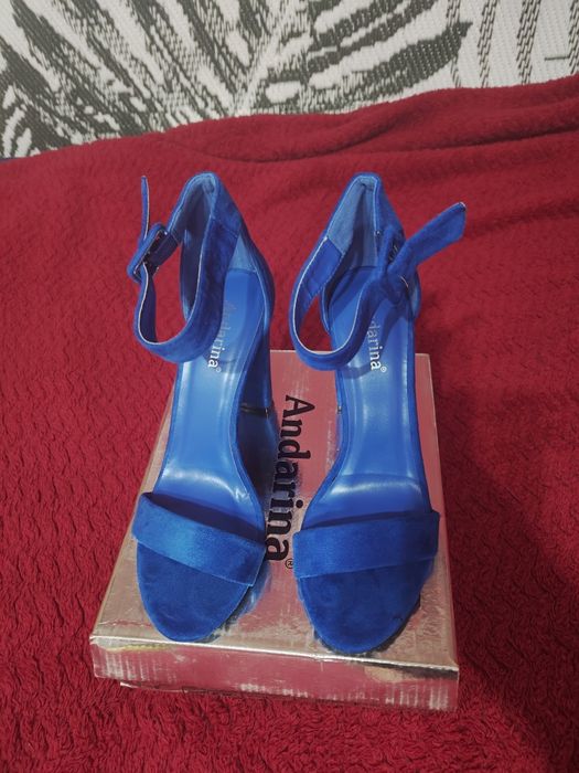 Sandałki nowe niebieskie