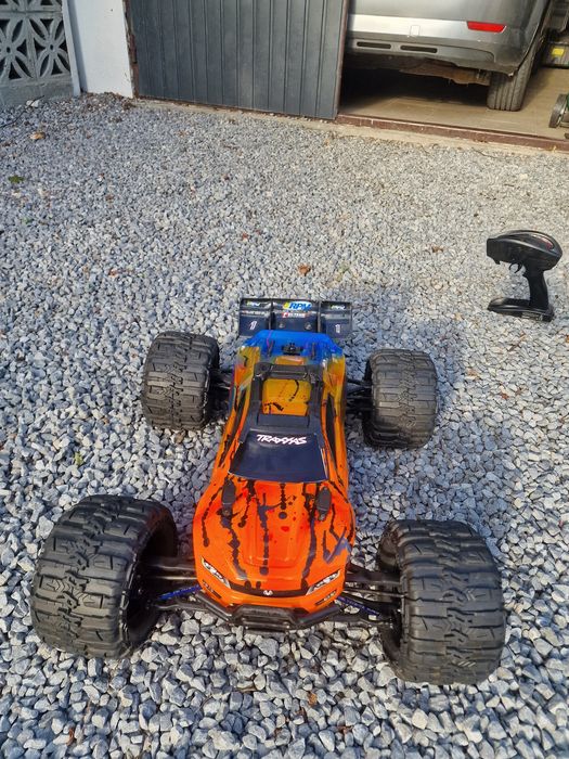 Traxxas Erevo 2.0 hobbywing max6 g2 proline.